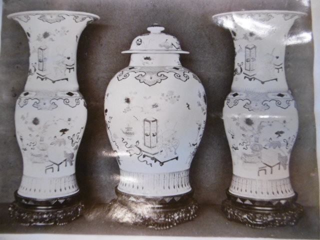 Chinese Vases, photograph c.1900. Phillips of Hitchin archive (MS1999/4/1/35). The Brotherton Library Special Collections. Photograph courtesy BLSC 2016.