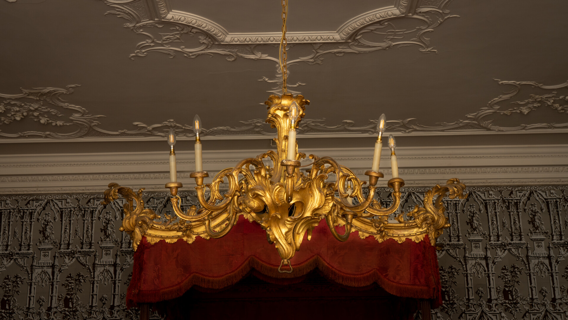 An antique chandelier.